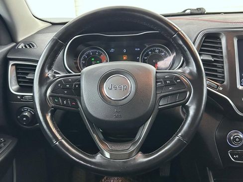 Used 2021 Jeep Cherokee Trailhawk image 11