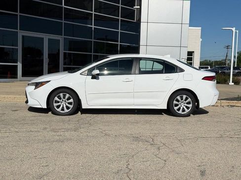 Used 2025 Toyota Corolla LE FWD image 6