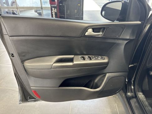 Used 2022 Kia Sportage LX FWD image 25