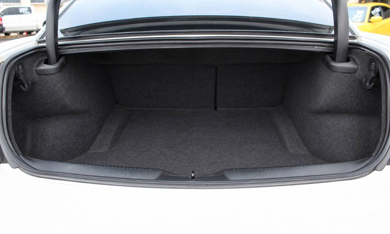 Used 2018 Chrysler 300 S w/ 300S Premium Group AWD/4WD image 13