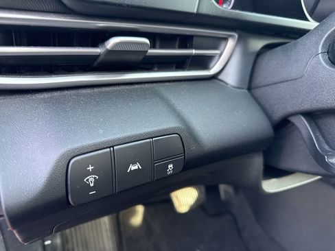 Used 2023 Hyundai Elantra SEL image 15