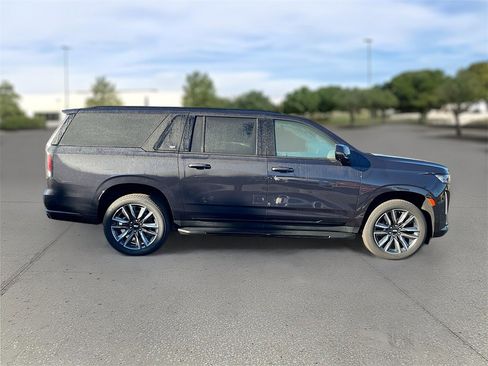 Certified 2024 Cadillac Escalade ESV Sport image 7