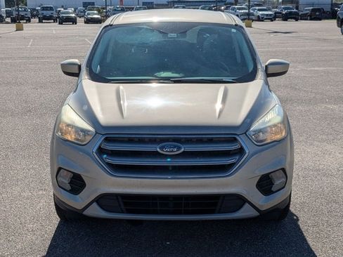 Used 2017 Ford Escape SE image 2