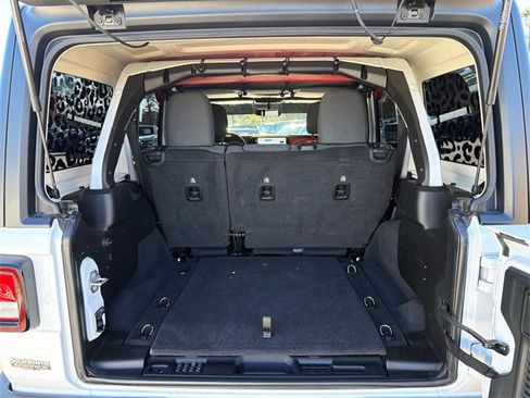 Used 2025 Jeep Wrangler Sport image 19