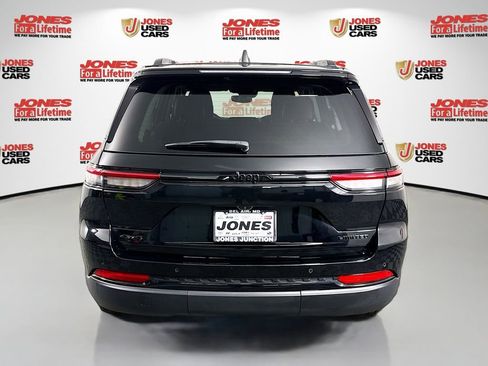 Used 2023 Jeep Grand Cherokee Limited w/ Luxury Tech Group II image 16