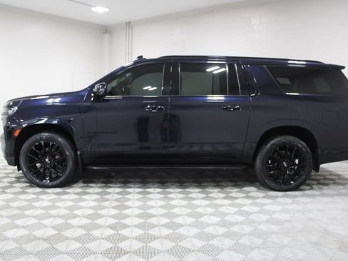 Used 2022 Chevrolet Suburban RST w/ Luxury Package AWD/4WD image 9