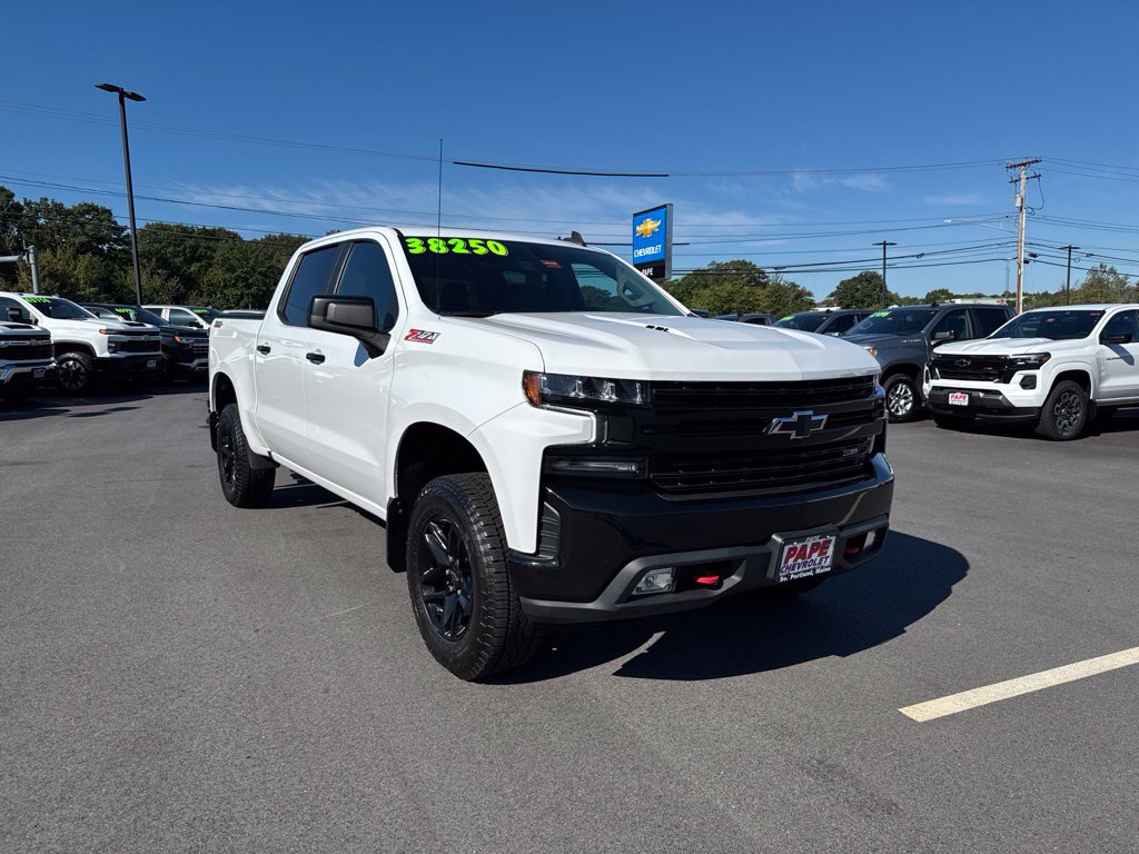 Used 2021 Chevrolet Silverado 1500 LT Trail Boss w/ Convenience Package II AWD/4WD image 2