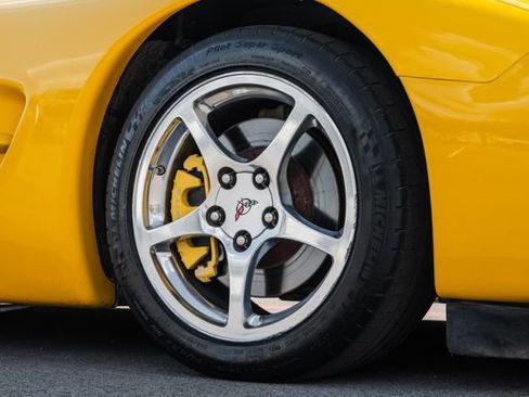 Used 2003 Chevrolet Corvette Coupe w/ Preferred Equipment Group image 36