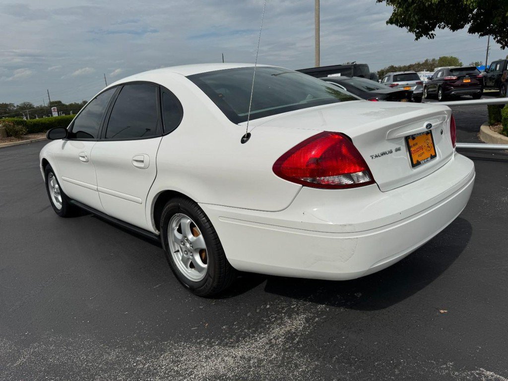 Used 2004 Ford Taurus SE FWD image 5