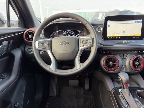 Used 2025 Chevrolet Blazer RS w/ Enhanced Convenience Package image 13