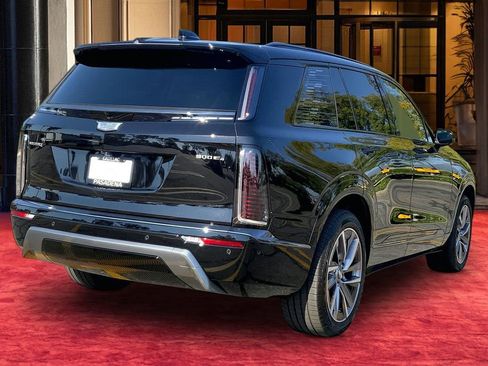 New 2026 Cadillac Vistiq Sport image 6