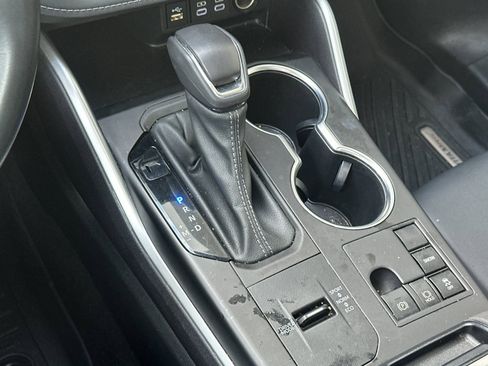 Used 2023 Toyota Highlander XLE image 21