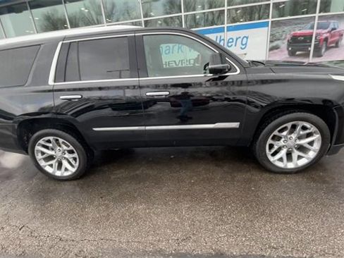 Used 2016 Cadillac Escalade Premium image 9