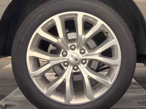 Used 2018 Ford Expedition Platinum image 10