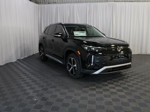 New 2025 Volkswagen Tiguan SE image 27