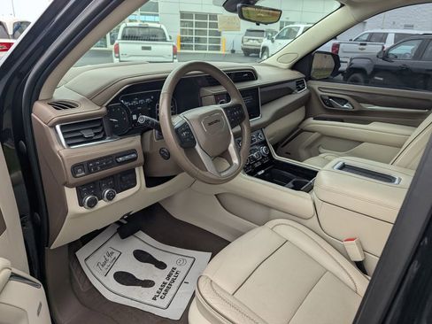 Used 2021 GMC Yukon XL Denali w/ Denali Ultimate Package AWD/4WD image 13