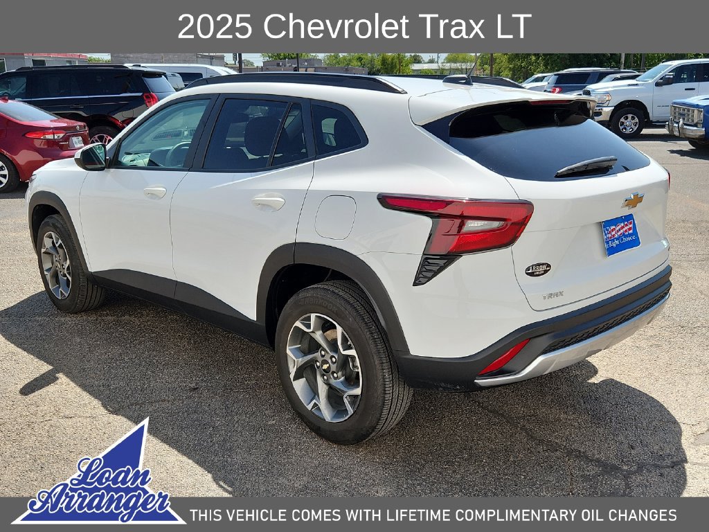 Used 2025 Chevrolet Trax LT FWD image 8