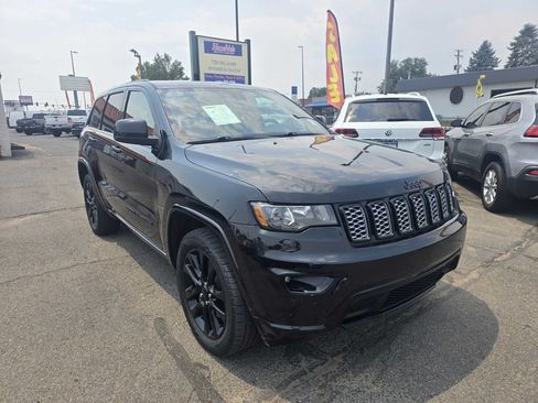 Used 2021 Jeep Grand Cherokee Laredo X AWD/4WD image 8