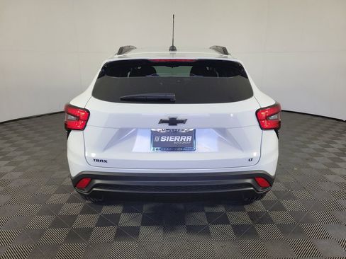 New 2026 Chevrolet Trax LT w/ Midnight Edition image 5