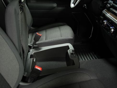 New 2026 GMC Sierra 1500 Elevation image 16