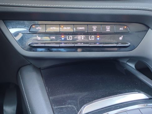 Used 2022 Buick Envision Essence w/ Safety Package image 34