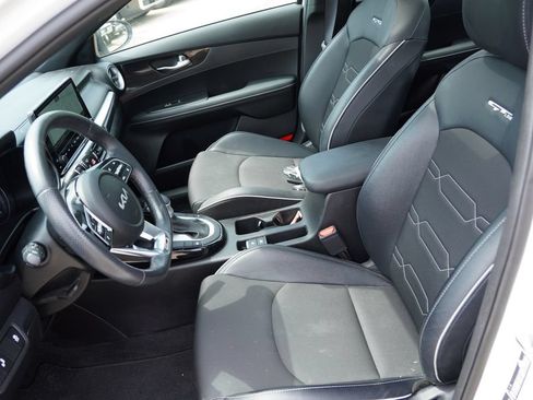 Used 2024 Kia Forte GT-Line w/ GT-Line Premium Package FWD image 4