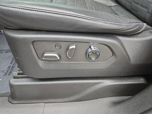Used 2021 Cadillac Escalade Sport Platinum w/ LPO, ONYX Package AWD/4WD image 32
