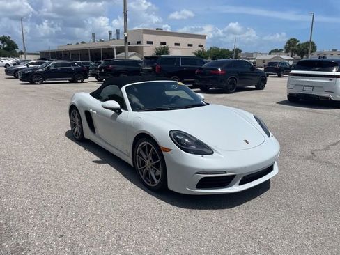 Used 2017 Porsche 718 Boxster RWD image 1