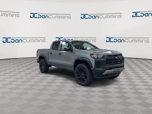 Used 2024 Chevrolet Colorado Trail Boss w/ Technology Package AWD/4WD image 2