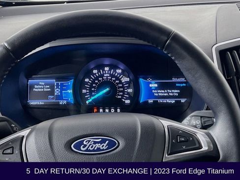 Used 2023 Ford Edge Titanium image 14
