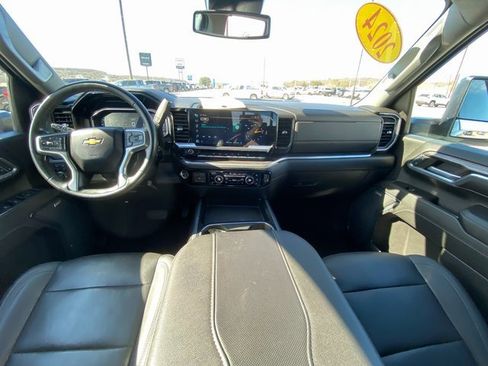 Used 2024 Chevrolet Silverado 2500 LTZ w/ LTZ Convenience Package image 15