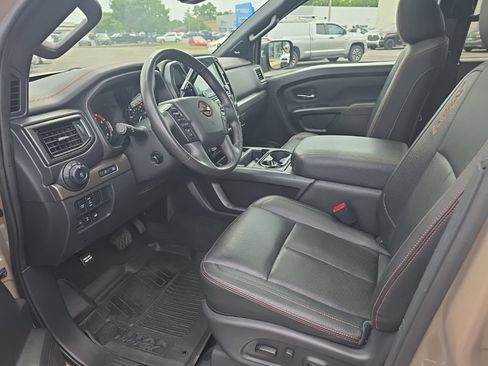 Used 2024 Nissan Titan PRO-4X w/ Pro-4x Convenience Package AWD/4WD image 11