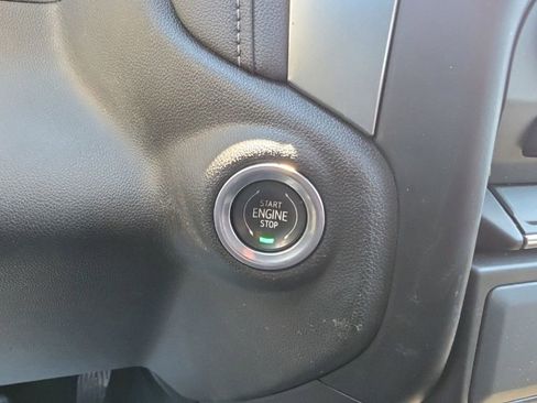 Used 2021 Chevrolet Silverado 1500 LT AWD/4WD image 12