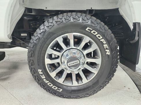 Used 2022 Ford F350 Lariat w/ Lariat Value Package AWD/4WD image 47