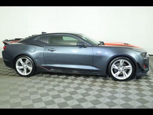 Used 2022 Chevrolet Camaro LT image 2
