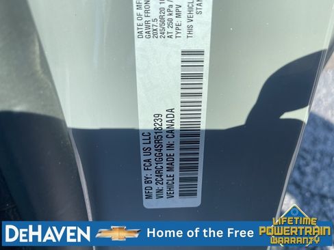 Used 2025 Chrysler Pacifica Limited FWD image 31