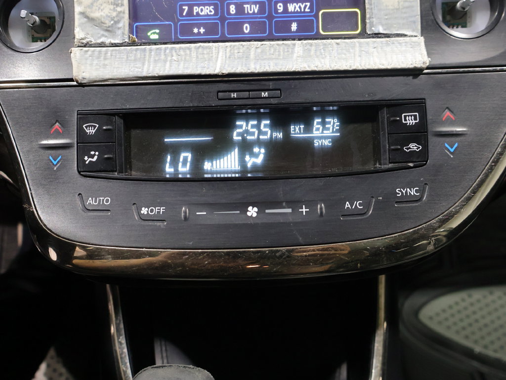 Used 2013 Toyota Avalon XLE FWD image 30