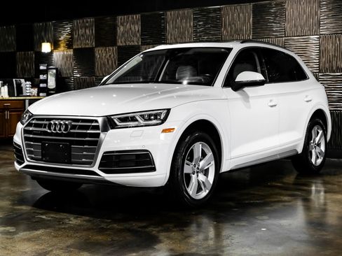 Used 2018 Audi Q5 2.0T Premium Plus w/ Premium Plus Package AWD/4WD image 7
