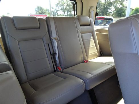 Used 2004 Ford Expedition XLT image 20