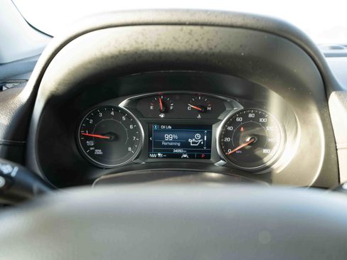 Used 2023 GMC Terrain SLE w/ Driver Convenience Package image 16