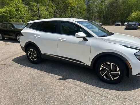 Used 2023 Kia Sportage LX AWD/4WD image 14