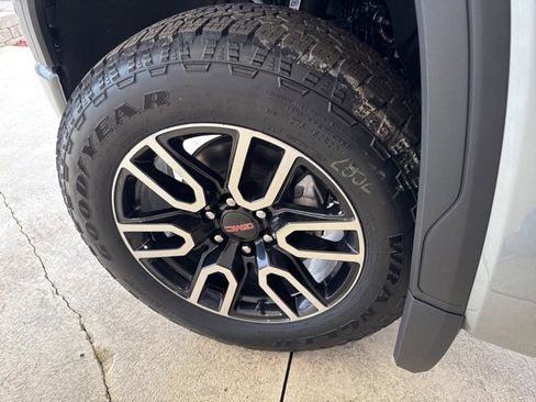 New 2026 GMC Sierra 1500 AT4 image 40