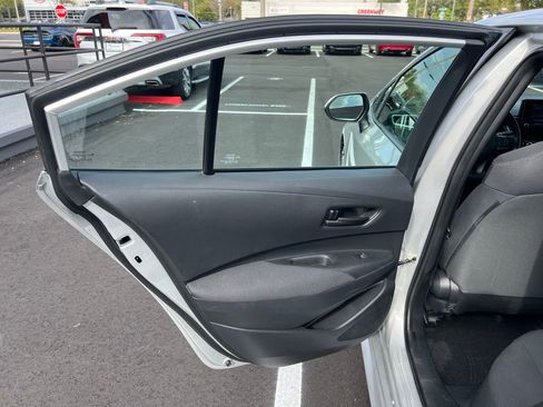 Used 2022 Toyota Corolla LE FWD image 36