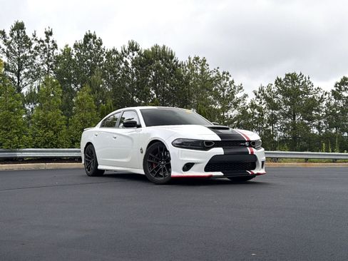 Used 2022 Dodge Charger Scat Pack w/ Dynamics Package RWD image 2