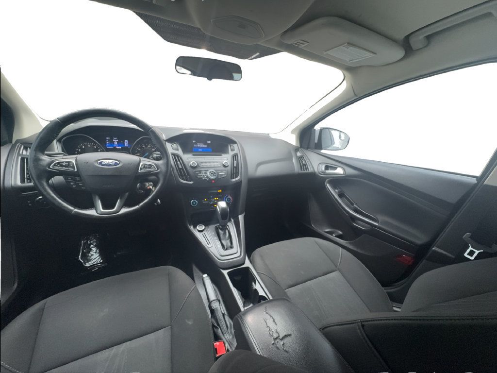 Used 2016 Ford Focus SE w/ SE Sport Package FWD image 33