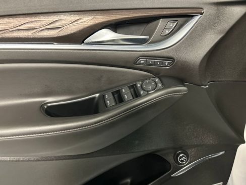Used 2024 Buick Enclave Avenir w/ Avenir Technology Package AWD/4WD image 14