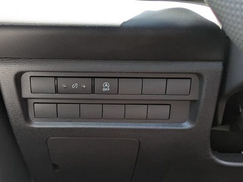 New 2026 Mitsubishi Outlander LE FWD image 25