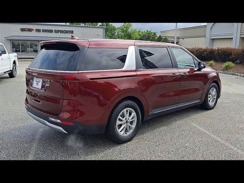 Used 2024 Kia Carnival LX FWD image 8