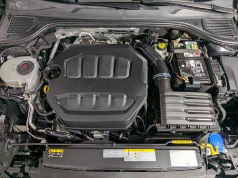 Used 2022 Volkswagen GTI Autobahn FWD image 35