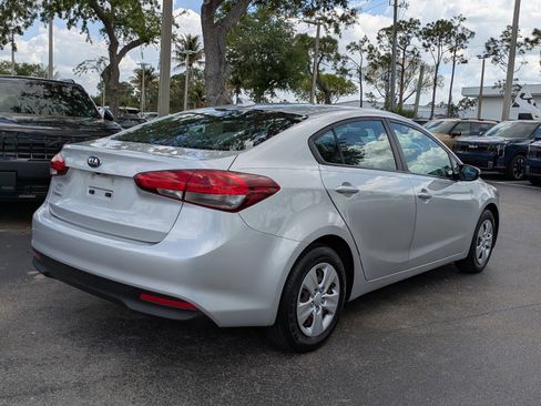Certified 2018 Kia Forte LX w/ LX Popular Package image 4